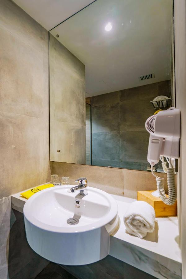 Yello Hotel Harbour Bay Наґойя Екстер'єр фото
