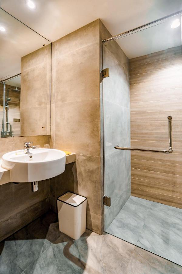 Yello Hotel Harbour Bay Наґойя Екстер'єр фото