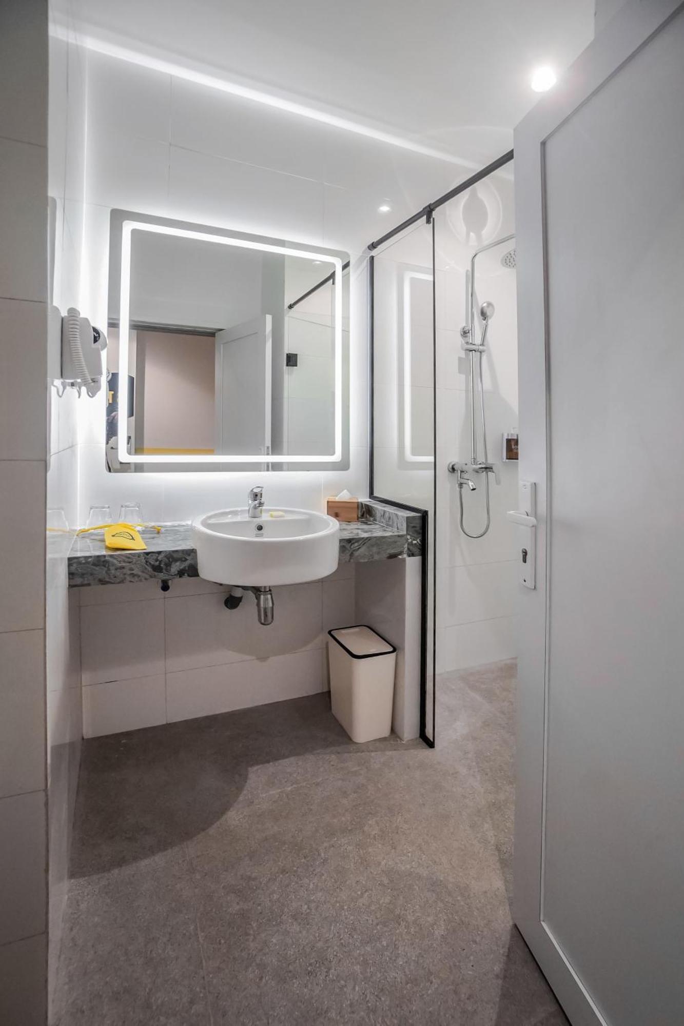Yello Hotel Harbour Bay Наґойя Екстер'єр фото
